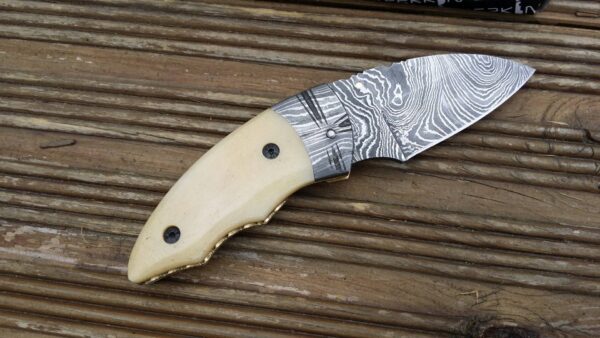 Handmade Damascus Pocket Knife - Beautiful Folding Knife - Image 2