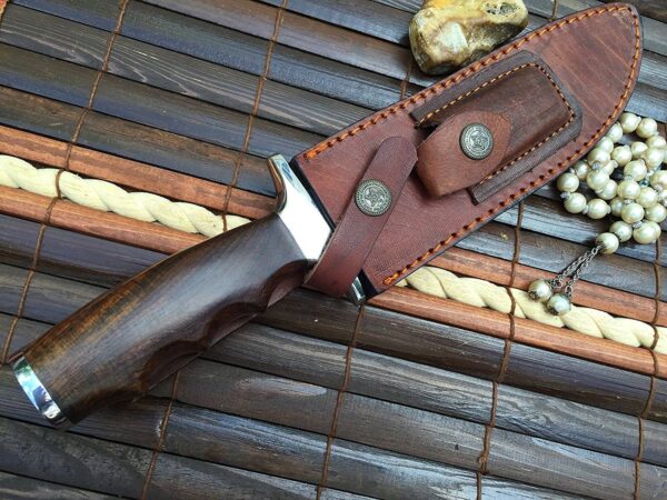 Fixed Blade Hunting Knife With Leather Sheath - Image 3