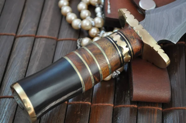 Damascus Steel Dagger Knife With Double Edge Blade - Image 4