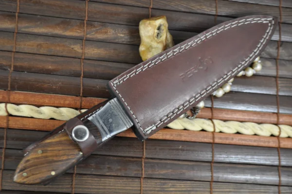Fixed blade hunting knife damascus steel and handmade - Image 6