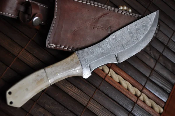 Damascus Steel Tracker Knife with Sheath - Image 2