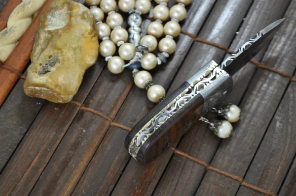 Outstanding Value - Handmade Small Damascus Pocket Knife - Legal to carry - Image 4