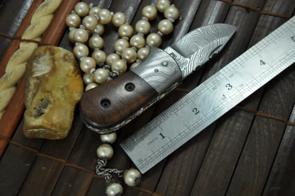 Outstanding Value - Handmade Small Damascus Pocket Knife - Legal to carry - Image 5