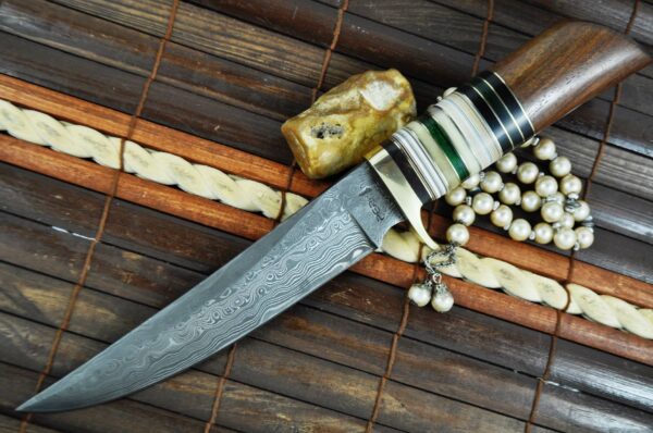 Handmade damascus steel fixed blade hunting knife with sheath