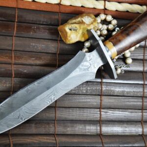 Handmade Damascus Hunting Knife - Double Edge Blade - Beautiful Workmanship