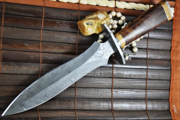 Handmade Damascus Hunting Knife - Double Edge Blade - Beautiful Workmanship