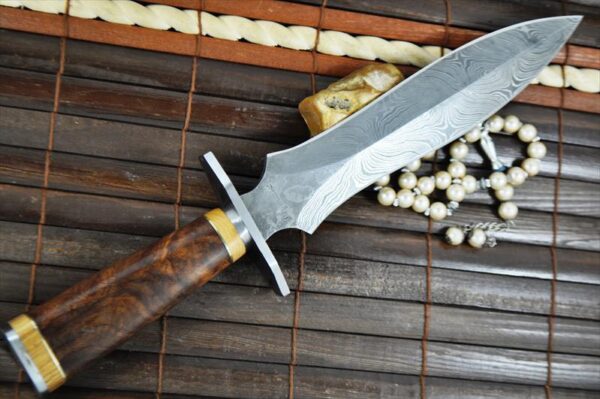 Handmade Damascus Hunting Knife - Double Edge Blade - Beautiful Workmanship - Image 3