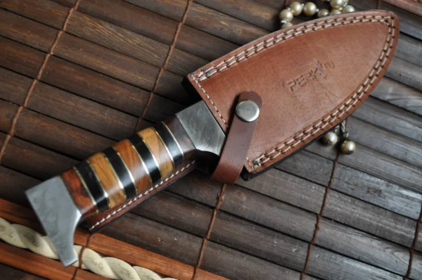Handmade damascus steel fixed blade hunting knife with leather sheath - Image 5