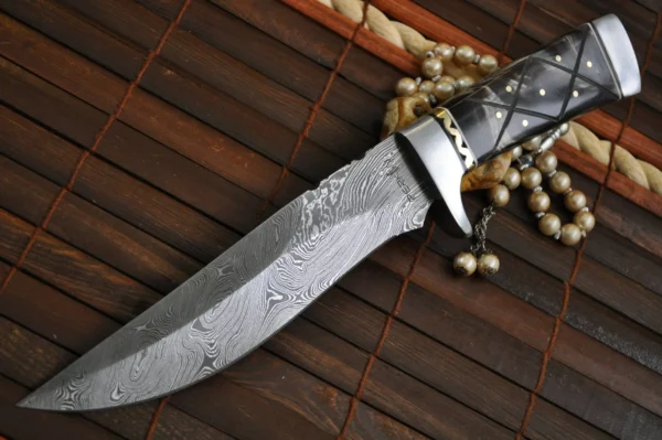 Fixed blade hunting knife with sheath damascus steel blade