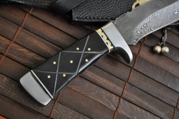 Fixed blade hunting knife with sheath damascus steel blade - Image 4