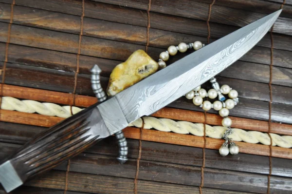 Hunting knife fixed blade knife damascus steel and leather sheath - Image 3