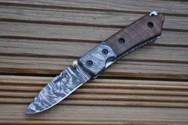 Handmade Damascus Pocket Knife - Beautiful Folding Knife