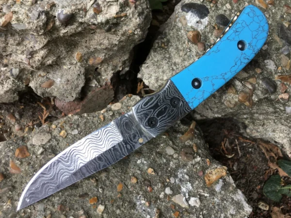 Folding hunting knife Stainless Damascus steel and turquoise handle - Image 7