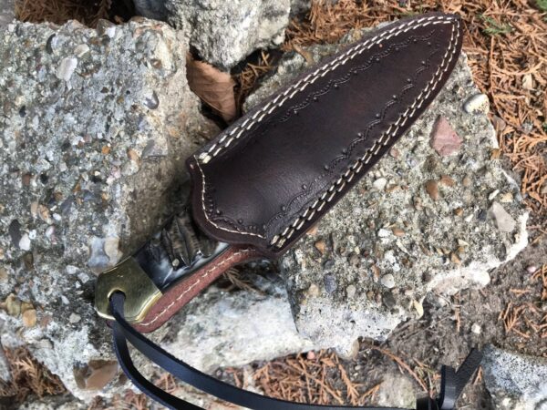 Hunting knife fixed blade with leather sheath Ram's horn handle double edge blade - Image 3