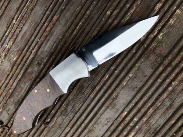 Pocket Knife for Men with Liner Lock Mechanism - Image 3