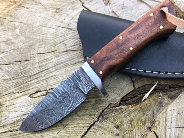Perkin 6.5 Inches Damascus Steel Hunting Knife with Sheath SK300