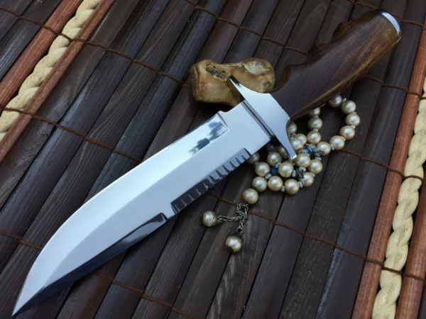 Fixed Blade Hunting Knife With Leather Sheath - Image 4