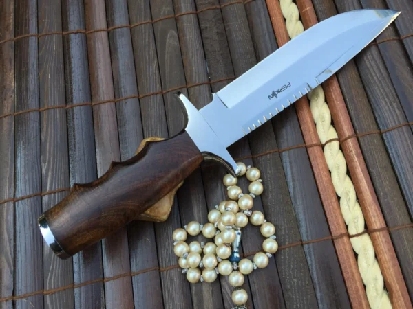 Fixed Blade Hunting Knife With Leather Sheath - Image 6