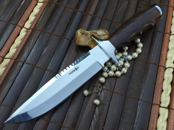 Fixed Blade Hunting Knife With Leather Sheath - Image 2
