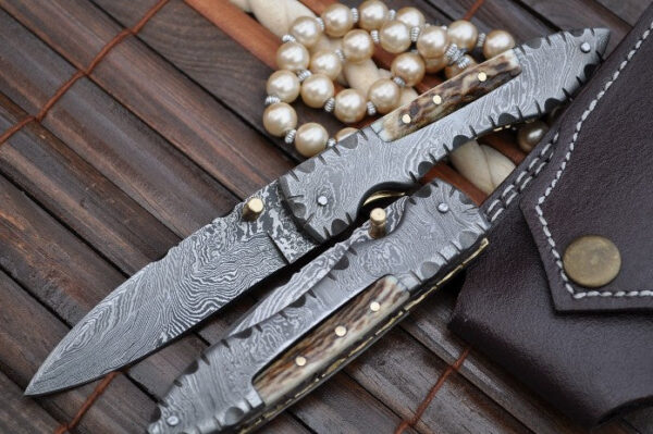 Damascus Steel Knife with Liner Lock Mechanism - Image 5