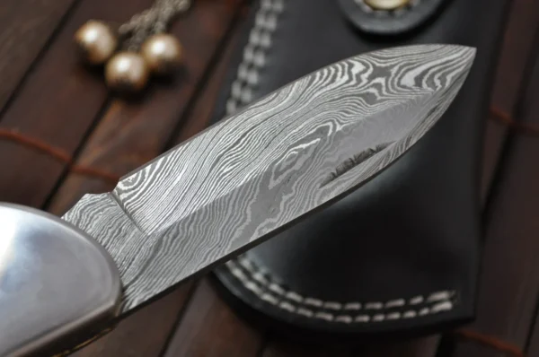 Lockback Knife - Custom Made Damascus Folding Knife - Image 3