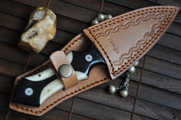 Damascus Custom Made Hunting Knife with Natural Bone in Handle - Image 5