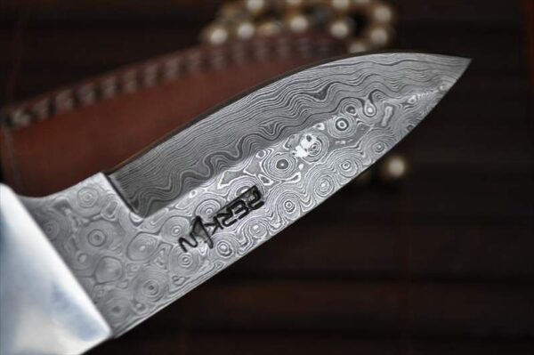 Damascus Hunting English Knife with Walnut Wood Handle - Image 3