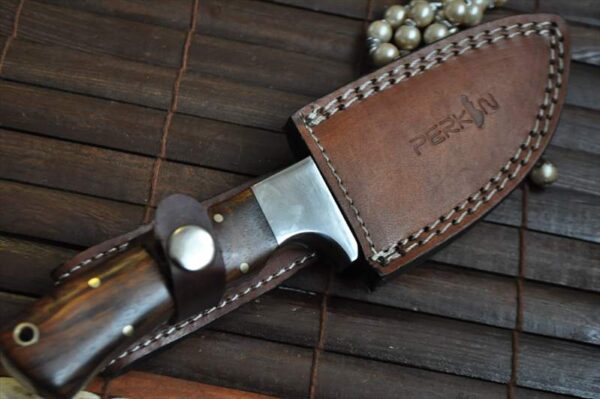 Damascus Hunting English Knife with Walnut Wood Handle - Image 5