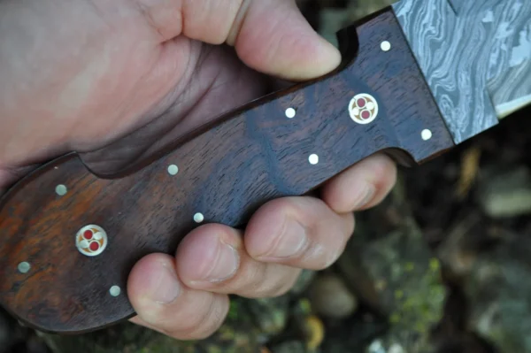 Handcrafted Damascus Hunting Knife Double Edge - Beautiful Handle - Image 3