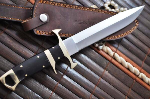 Beautiful Handcrafted 440c Steel Hunting Knife with Bull Horn & Brass Handle - Image 2