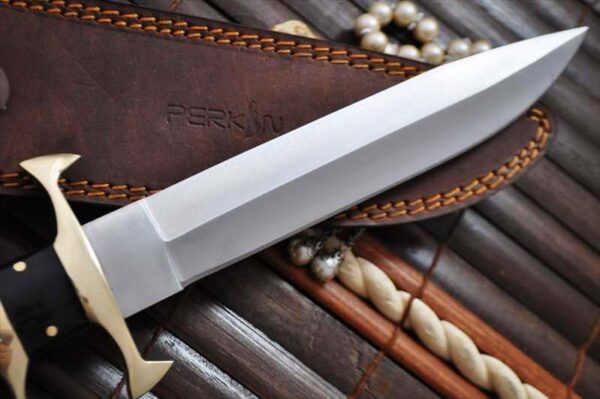Beautiful Handcrafted 440c Steel Hunting Knife with Bull Horn & Brass Handle - Image 3