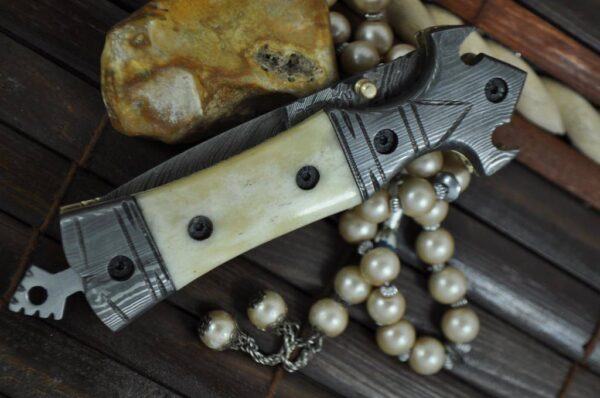 Handmade Damascus Hunting Knife - Beautiful Folding Knife - Image 6