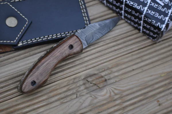 Handmade Damascus Pocket Knife – Beautiful Folding Knife - Image 4